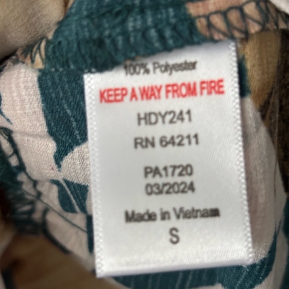 Midnight Bakery | flouncy | floral | tiered | adjustable | tank | s - Picture 8 of 9